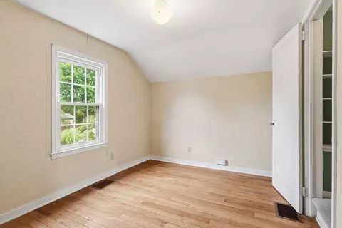 Bedroom - 47 Fenway Dr, Springfield, MA 01119 photo 2 of 8
