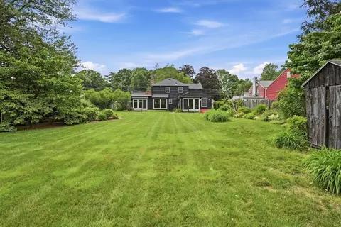 Exterior - 47 Fenway Dr, Springfield, MA 01119 photo 4 of 17