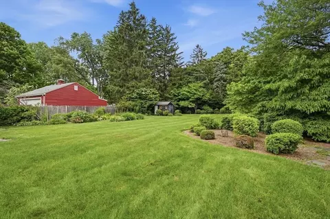 Exterior - 47 Fenway Dr, Springfield, MA 01119 photo 11 of 17