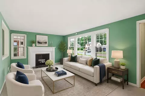 Living - 47 Fenway Dr, Springfield, MA 01119 photo 4 of 4
