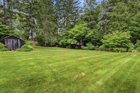 Exterior - 47 Fenway Dr, Springfield, MA 01119 photo 15 of 17