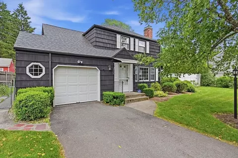 Exterior - 47 Fenway Dr, Springfield, MA 01119 photo 12 of 17