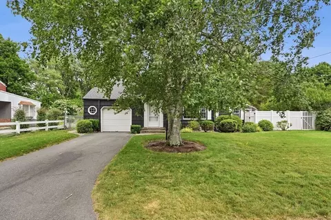 Exterior - 47 Fenway Dr, Springfield, MA 01119 photo 10 of 17