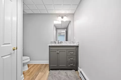Bath - 48 Summer Rd, Berlin, MA 01503 photo 6 of 7