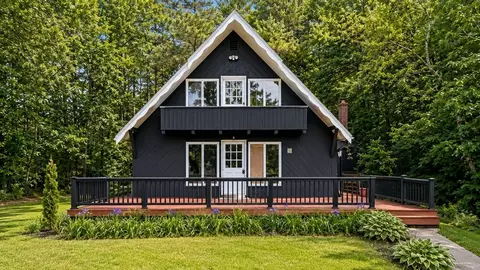 16 Douglas Dr, Ayer, MA 01432