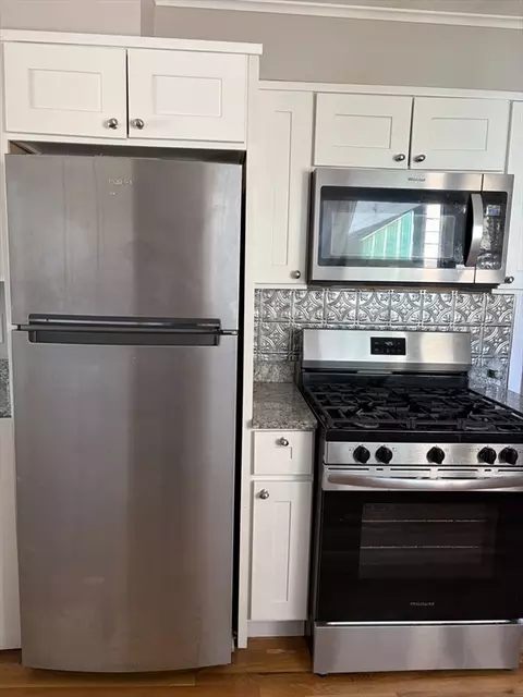 23 Waters Ave, Everett, MA 02149 photo 5