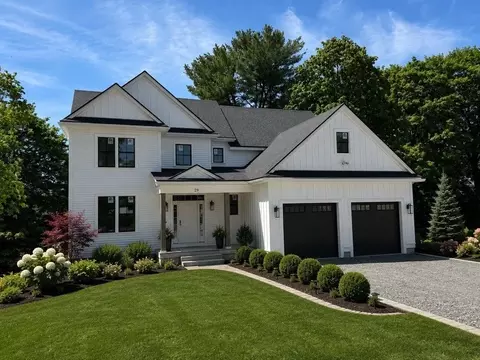 29 Cox St, Hudson, MA 01749