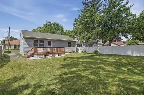 Exterior - 29 Rosella St, Springfield, MA 01118 photo 2 of 9