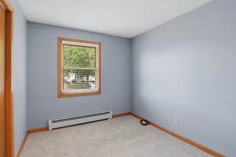 Bedroom - 29 Rosella St, Springfield, MA 01118 photo 1 of 9