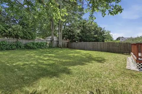 Exterior - 29 Rosella St, Springfield, MA 01118 photo 4 of 9