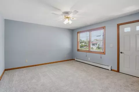 Living - 29 Rosella St, Springfield, MA 01118 photo 2 of 4