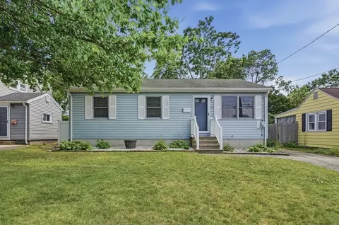 Exterior - 29 Rosella St, Springfield, MA 01118 photo 6 of 9