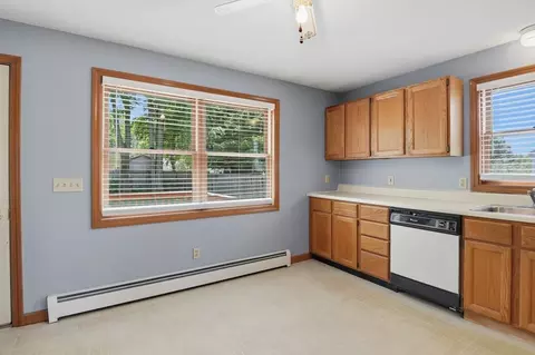 Kitchen - 29 Rosella St, Springfield, MA 01118 photo 2 of 2