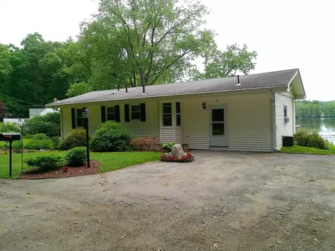 20 Forest St, Oxford, MA 01540