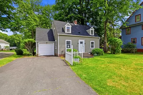43 Elm St, East Longmeadow, MA 01028