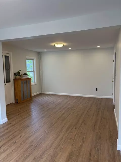 52 Harrison St, Worcester, MA 01604 photo 5