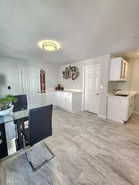 52 Harrison St, Worcester, MA 01604 photo 14