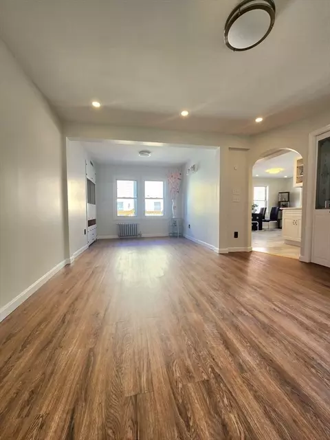 52 Harrison St, Worcester, MA 01604 photo 3