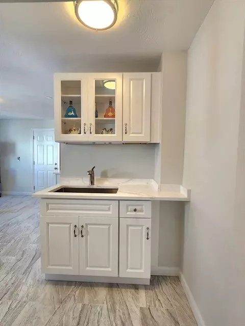 52 Harrison St, Worcester, MA 01604 photo 9