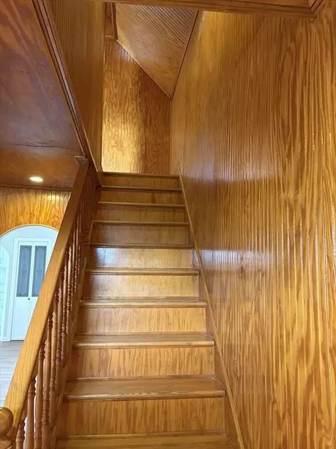 52 Harrison St, Worcester, MA 01604 photo 8