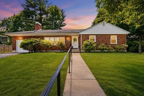22 Maxdale Rd, Worcester, MA 01602