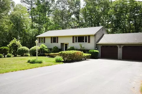 212 Spruce Way, Hanover, MA 02339