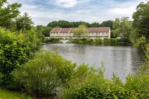 75 Willow Pond Dr #75, Rockland, MA 02370
