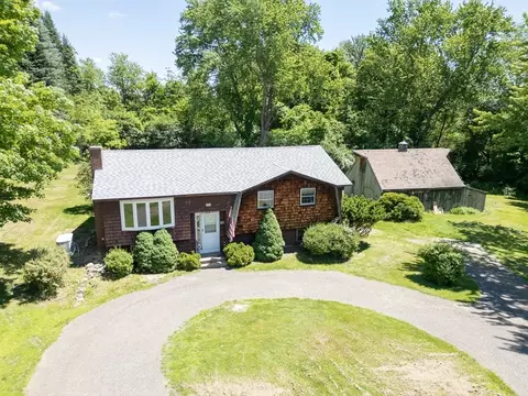 30 Mason St, Pepperell, MA 01463