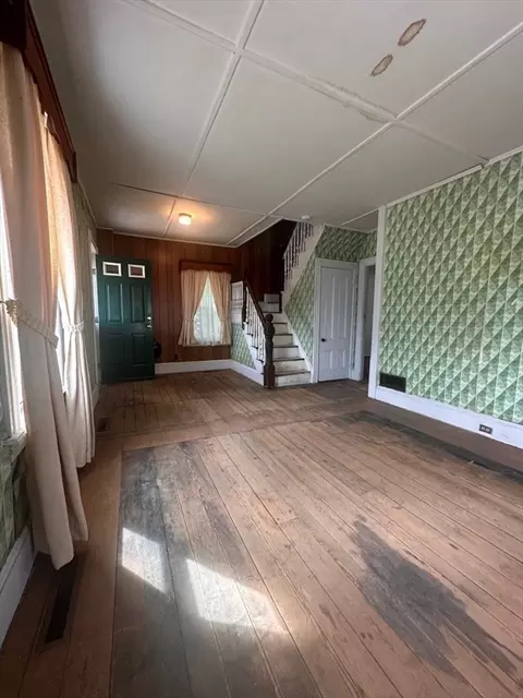Living - 20 Summit Ave, Mansfield, MA 02048 photo 1 of 1