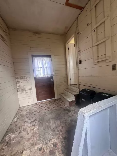 Entry Way - 20 Summit Ave, Mansfield, MA 02048 photo 1 of 1