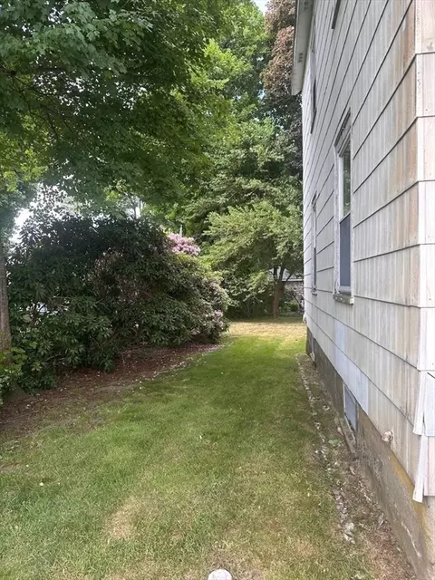 Exterior - 20 Summit Ave, Mansfield, MA 02048 photo 6 of 6