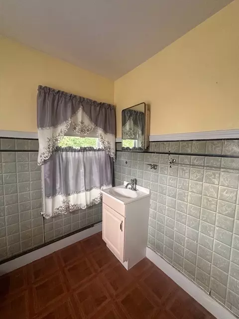 Bath - 20 Summit Ave, Mansfield, MA 02048 photo 1 of 2