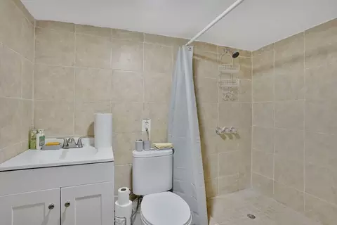 Bath - 135 Bulat Dr, Springfield, MA 01129 photo 2 of 2