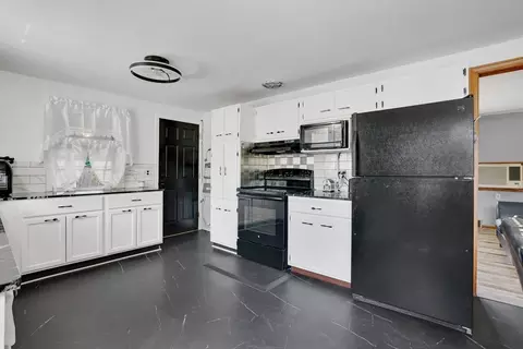 Kitchen - 135 Bulat Dr, Springfield, MA 01129 photo 3 of 8