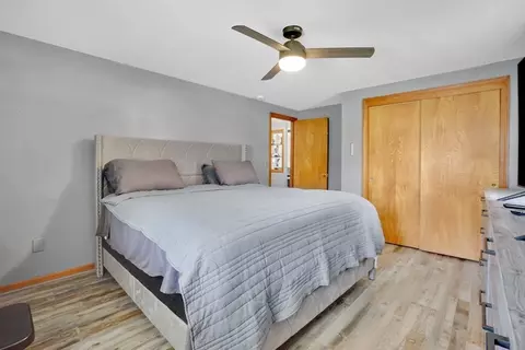 Bedroom - 135 Bulat Dr, Springfield, MA 01129 photo 2 of 3