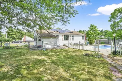 Exterior - 135 Bulat Dr, Springfield, MA 01129 photo 11 of 14