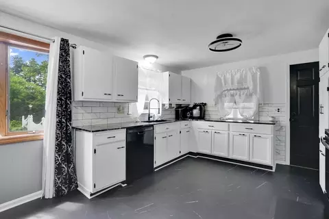 Kitchen - 135 Bulat Dr, Springfield, MA 01129 photo 4 of 8