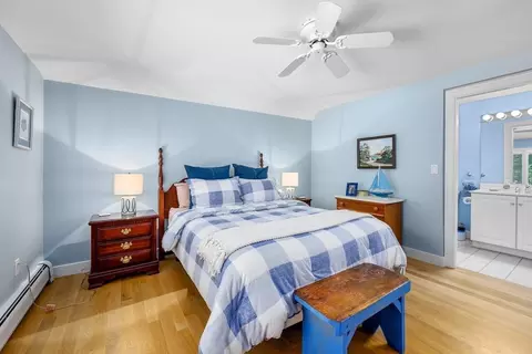 Bedroom - 72 Bayshore Dr, Mashpee, MA 02649 photo 2 of 3