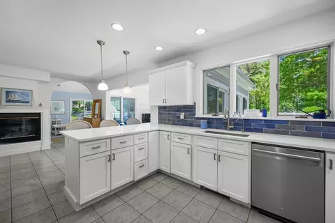 Kitchen - 72 Bayshore Dr, Mashpee, MA 02649 photo 2 of 2