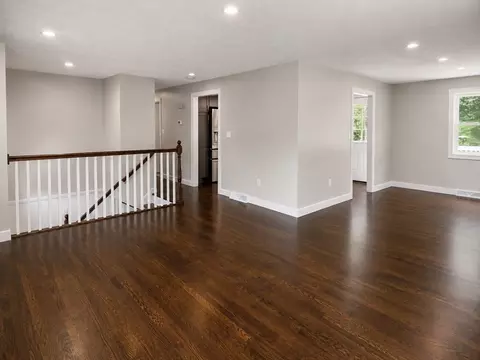 Living - 23 Ledgewood Dr, Canton, MA 02021 photo 4 of 5