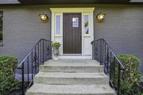 5 Diane Dr, Medway, MA 02053