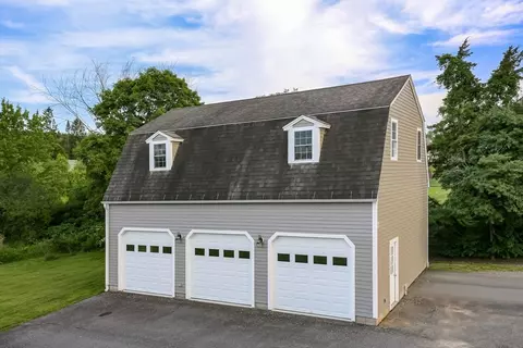 21 Randall Rd, Berlin, MA 01503 photo 5