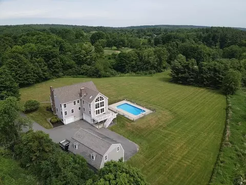 21 Randall Rd, Berlin, MA 01503