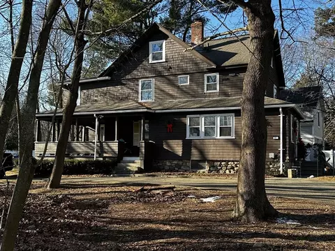 31 Lantern Ln, Wellesley, MA 02481