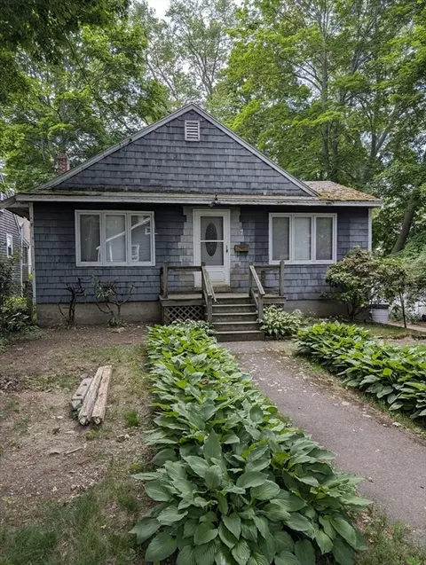 7 E Garfield Ave, Beverly, MA 01915