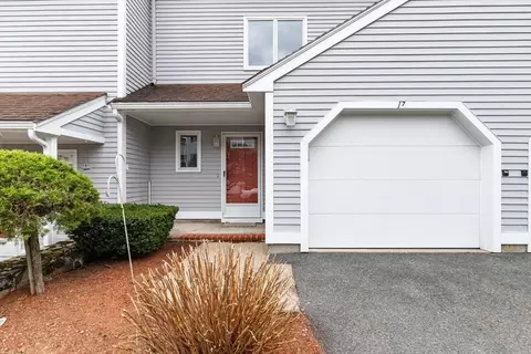 17 Lions Ln #2005, Salem, MA 01970