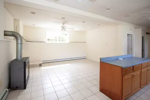 Living - 83 Ernest Ave, Worcester, MA 01604 photo 5 of 6