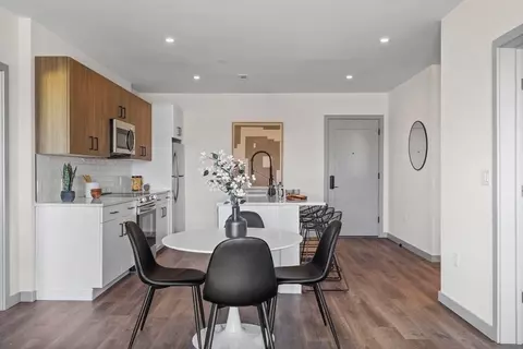 203 Lowell St #304, Wilmington, MA 01887