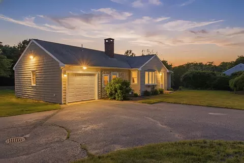 1115 Shootflying Hill Rd, Centerville, MA 02632