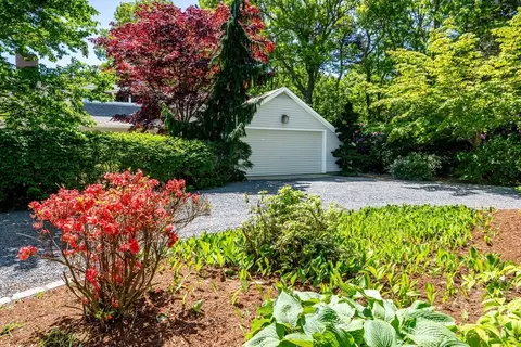 Exterior - 96 Greensward Rd, Mashpee, MA 02649 photo 5 of 10